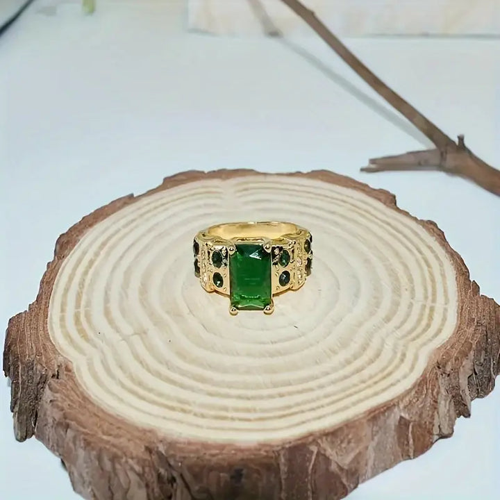 Averine Virdara Ring | Gold