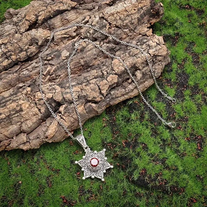 Jessindra Carmalyth Necklace | White Gold