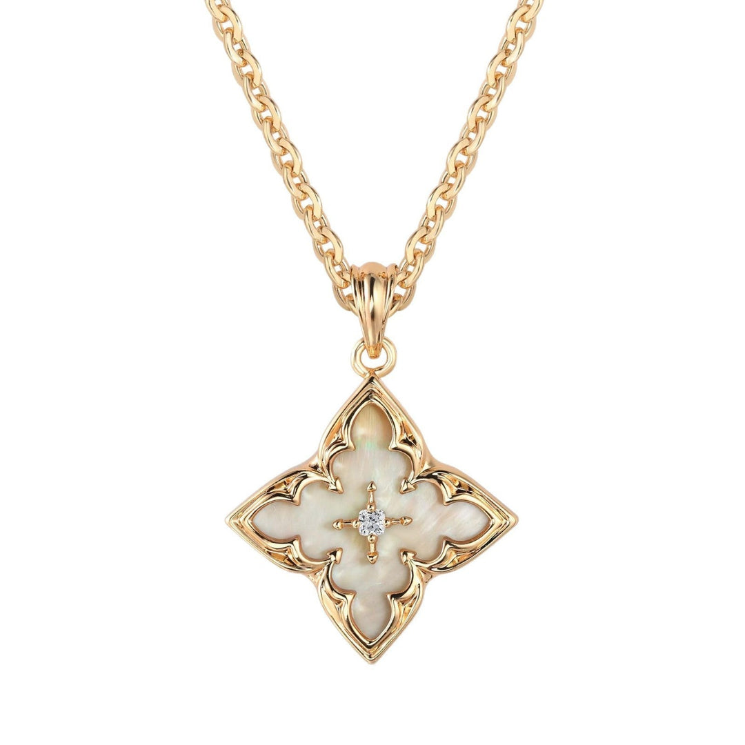 White Clover Pendant Necklace | Gold