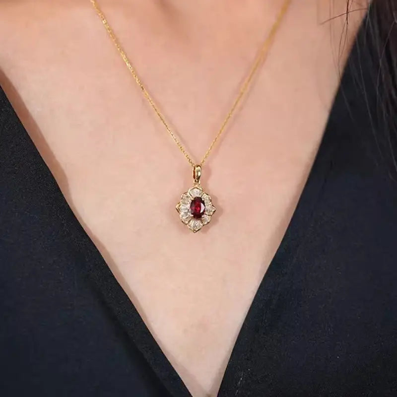 Kavella Solcrimson Necklace | Gold