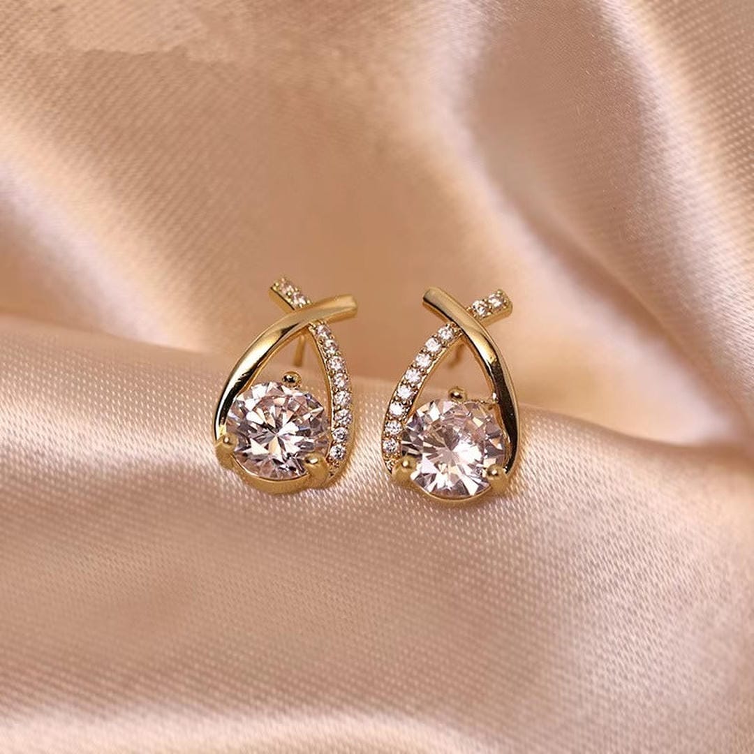 Elegant Twisted Teardrop Earrings